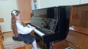 Ю.Барахтина. Вариации. Исполняет Титова Саша (общее фортепиано).