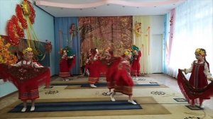 русский танец с платками