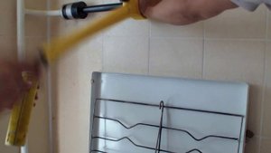 Нарезание резьбы в труднодоступных местах на газовой трубе клуппом REMS.