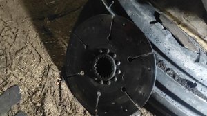 снял двигатель с Т-16, диск сцепления рассыпался