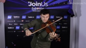 UNBELIEVABLE!!     Video Snack: Sebalter fiddles to Fairytale and Hunter Of Stars (S Amazing!!! - H