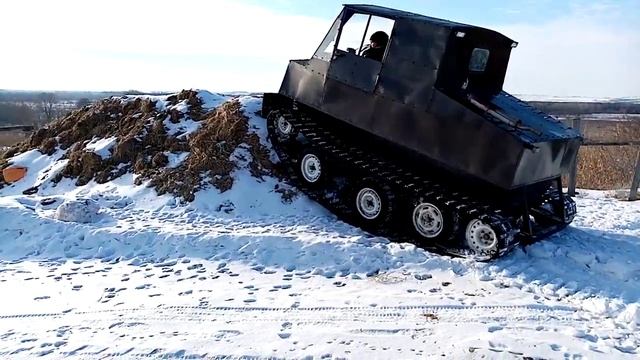Плавающий Супер самодельный вездеход на гусеницах смотреть онлайн