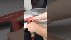 Пороховой монтажный пистолет Hilti dx 2