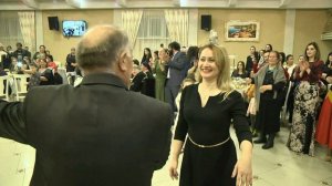 ТАНЕЦ С РЮМКОЙ НА ГОЛОВЕ  (ВИДЕОСТУДИЯ "КАДР")