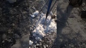 Лучшая самодельная пешня своими руками, испытание на практике, рубит лунку льда 15 см за одну минут