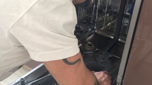 Чистка посудомоечной машины BEKO DSFS4530S смотреть онлайн