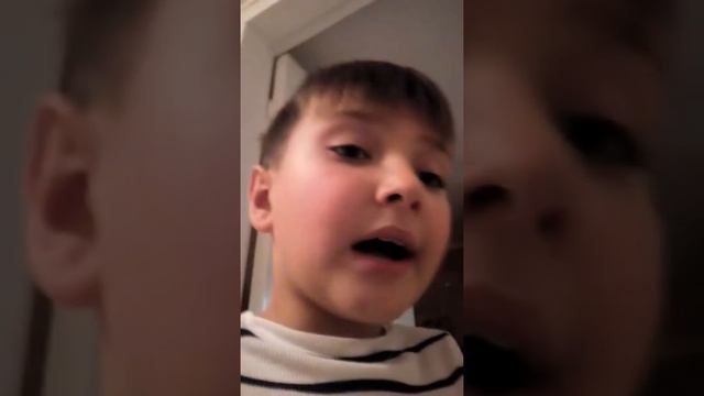 Жёлтый поёт песню Я чувствую монстра смотреть онлайн