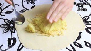 Лепешка с картошкой и сыром на сковороде, простой рецепт