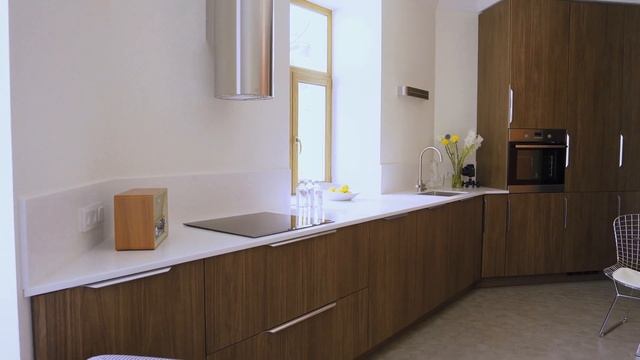 Из коммуналки с ванной в шкафу в дизайнерскую квартиру. Обзор квартиры.
