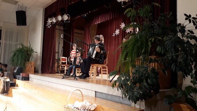 Выступает семья Зельчс. смотреть онлайн