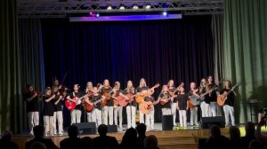 «Надежды маленький оркестрик» Б. Окуджава