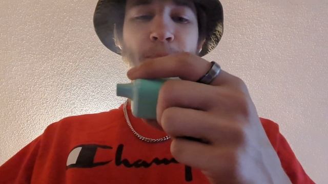 Elf bar: Kiwi Passion Fruit Guava смотреть онлайн