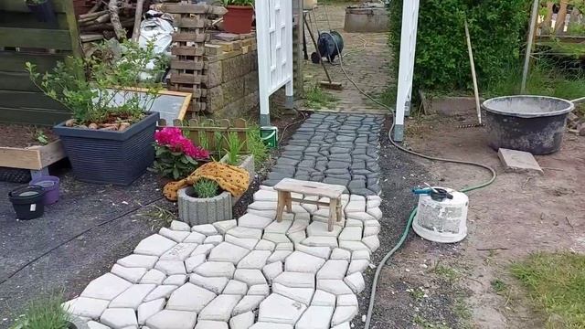 садовая дорожка из бетона своими руками/ покраска смотреть онлайн