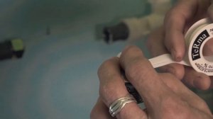 Видеоурок установка счетчика расхода воды горячего и холодного водоснабжения.