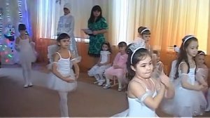 Танец балеринок снежинок