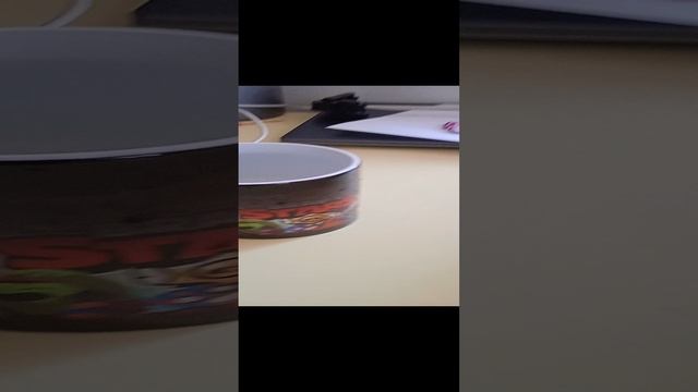 сестра подарила кружку хамелеон на день рождения!? (день рождения 2 июля!!!)