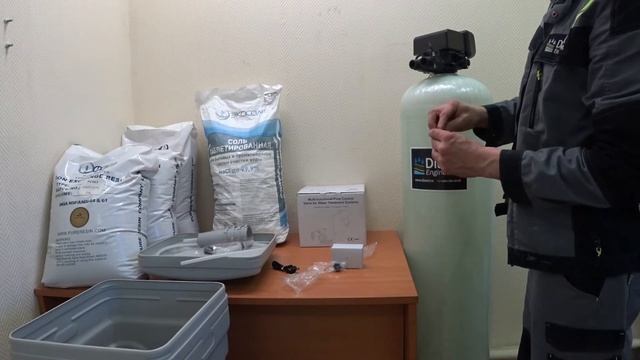 Обзор фильтра умягчения DFD 1354 с клапаном управления  Runxin