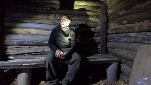 ЗЕМЛЯНКА У РЕКИ | ПРОДОЛЖАЮ СТРОИТЕЛЬСТВО | НЕИЗВЕСТНЫЙ ГОСТЬ ПОМОГАЕТ СТРОИТЬ..LIVE in the DUGOUT