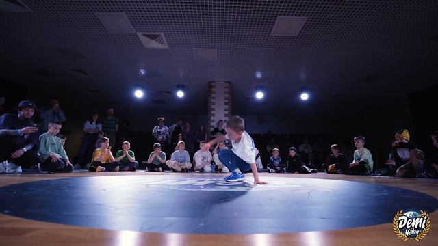 Dragon T vs Кирилл Макаров / TOP 8 / 1Step Breaking / Demination Battle 23 смотреть онлайн