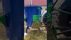 Смеситель раздатчик кормов завода Мойченкова