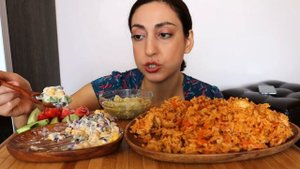 мукбанг  ПЛОВ  салат из фасоли и кукурузы   жареный лопух с яйцом/ не амср     МУЖ УЕХАЛ, куда?