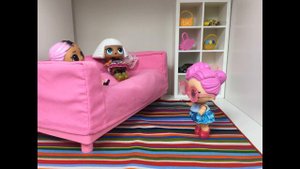 Элинка Малинка ТВОРИТ ! Чаепитие и Прогулка на пляж ! Мультик куклы лол сюрприз LOL dolls серия №1