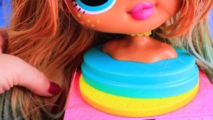 РАДУЖНАЯ прическа из ПЕНЫ для ГОЛОВЫ КУКЛЫ ЛОЛ СВОИМИ РУКАМИ салон RAINBOW HIGH +JELLY REZ УКРАШЕНИ