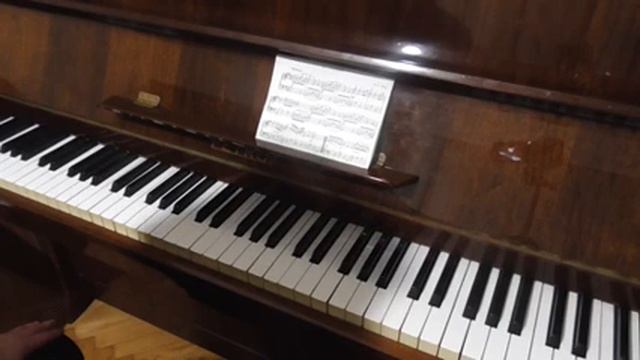 Разучиваем на ф-но :Бах Менуэт.Соль маж.(Красивые пьесы для начинающих..) смотреть онлайн