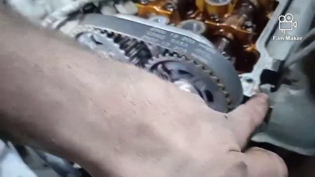 замена ремня ГРМ на Mazda family, замена помпы на Mazda family. смотреть онлайн