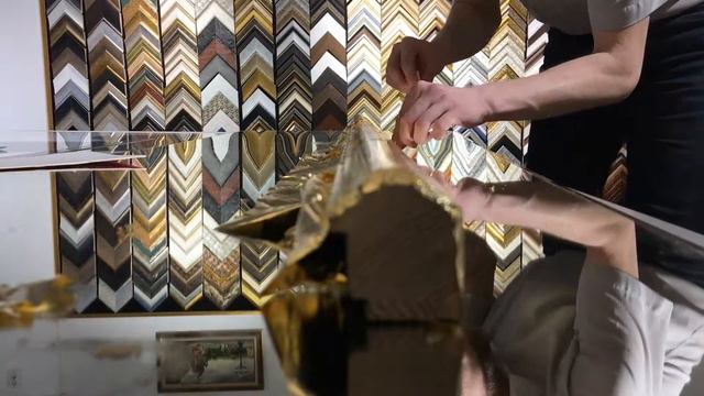 Золочение багета поталью