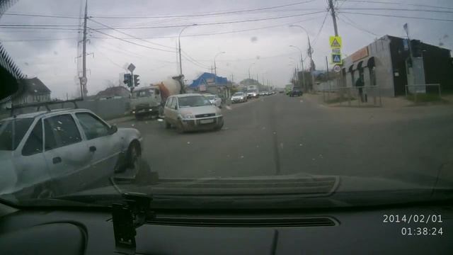 Чуть не столкнулись. Краснодар. Российская. смотреть онлайн