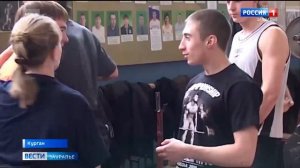 В Кургане тренер по пауэрлифтингу Пётр Фальковский воспитывает чемпионов