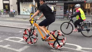 Велосипед с необычными колесами
