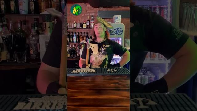 Знакомство с персоналом) смотреть онлайн