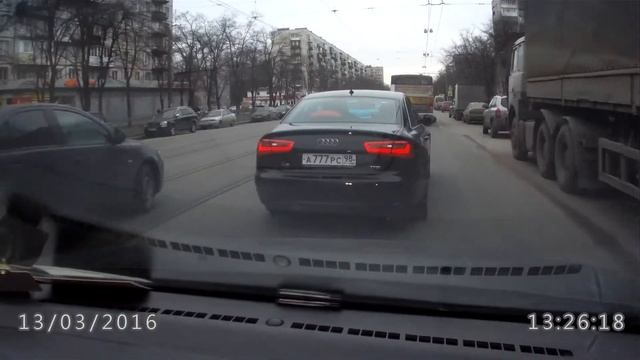 нарушение ПДД (помеха справа) смотреть онлайн