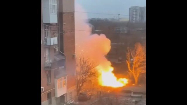 Разлёт шрапнели после взрыва ракеты ПВО в Харькове