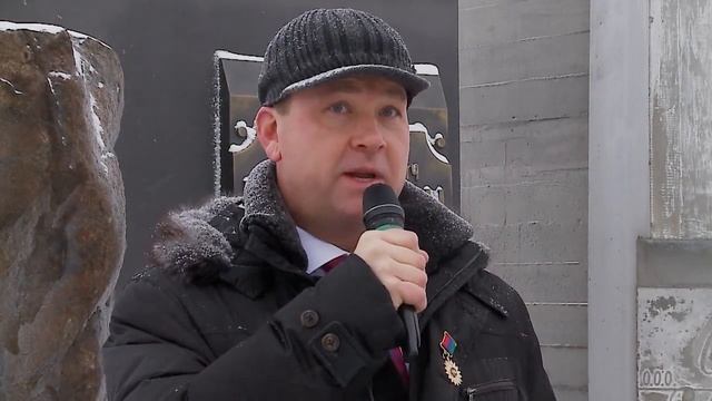 Особый праздник для каждого братчанина У памятника Ивану Наймушину комсомольцы встретили 66 день р смотреть онлайн