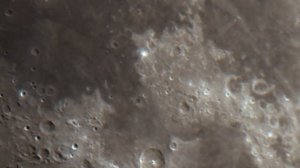 ЛУНА В ТЕЛЕСКОП видна в деталях ▶ СНОВА ЧТО-ТО ПРОЛЕТЕЛО