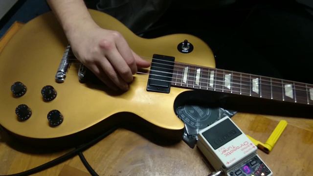 Changing strings on my Gibson смотреть онлайн