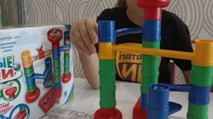 ВЕСЁЛЫЕ ГОРКИ. Конструктор BAUER - Открываем, собираем, играем!