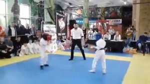 Соревнования по полноконтактному каратэ 1 бой