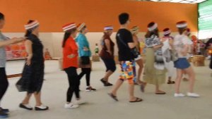 Таиланд . Паттайя . Танцы в деревне длинношеих женщин #shorts #таиланд #dance