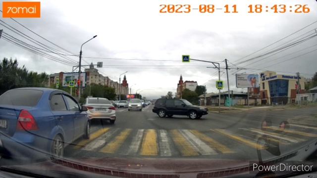 Подборка записей видеорегистратора на дорогах Омска #омск #пдд #дороги смотреть онлайн