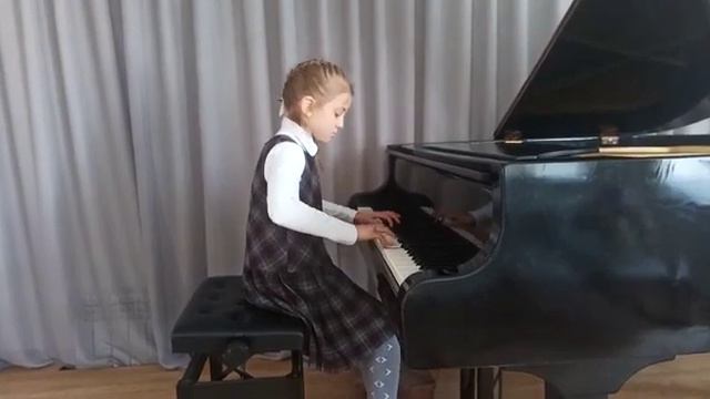 Таратынова Елизавета И.Бах "Менуэт", Р.Шуман "Смелый наездник" смотреть онлайн