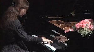 Полина Осетинская играет Бах-Зилоти "Прелюдия"