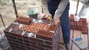 Кладка колонны из клинкерного кирпича Feldhaus Klinker