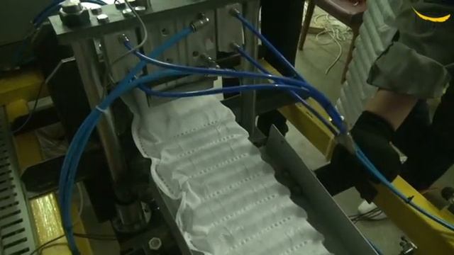 Ультразвуковая прошивка пружин Micro смотреть онлайн