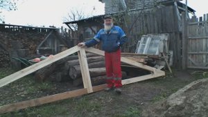 Строительство деревенского дома своими руками. Делаю фермы для крыши из самодельного бруса.