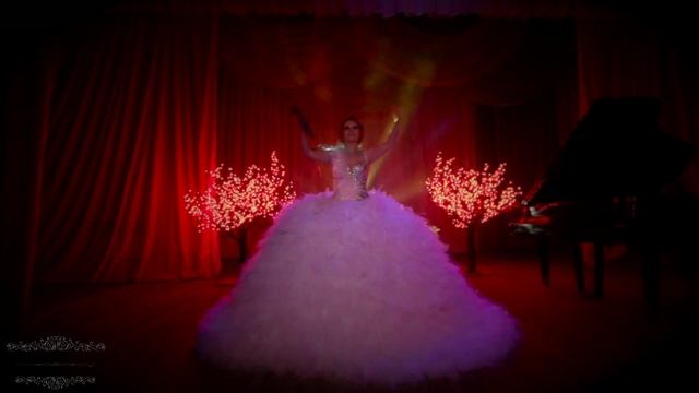 Светящееся платье Голубая лагуна смотреть онлайн