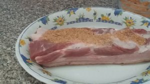 САМОЕ ВКУСНОЕ САЛО ЗАПЕЧЕННОЕ СО СПЕЦИЯМИ В ДУХОВКЕ .Обязательно приготовьте!!!